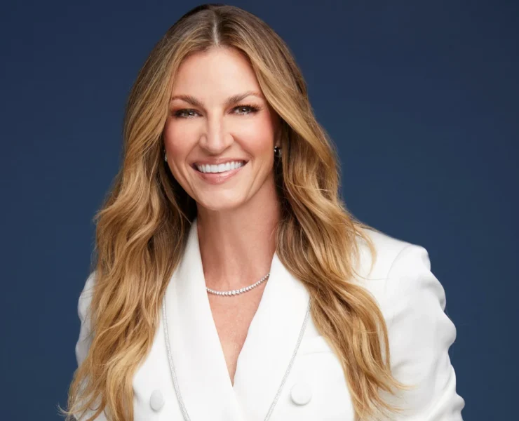 a smiling Erin Andrews