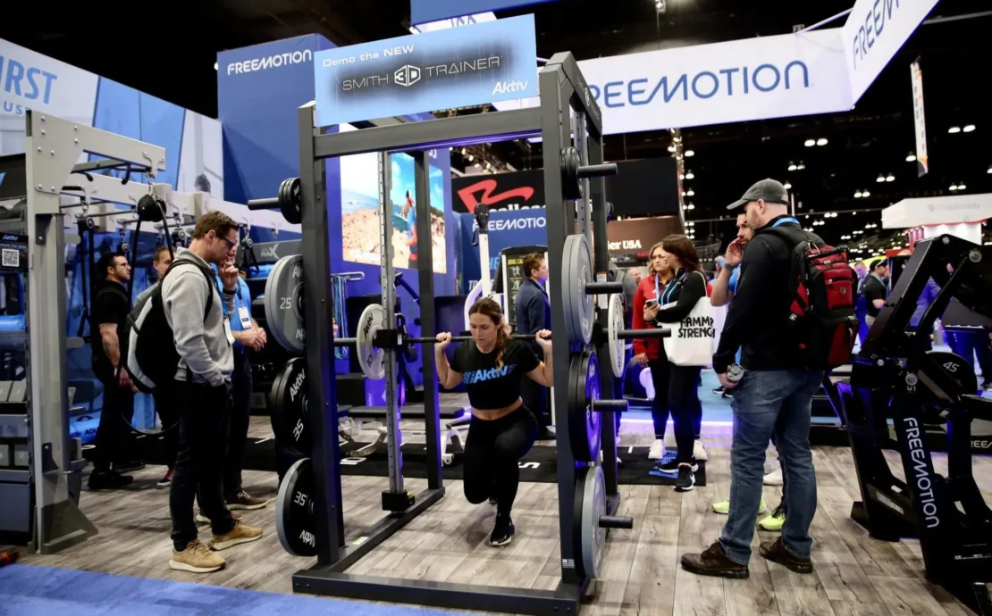 woman works out inside an Aktiv 3D machine