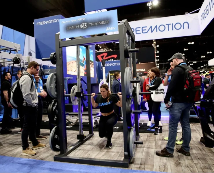 woman works out inside an Aktiv 3D machine