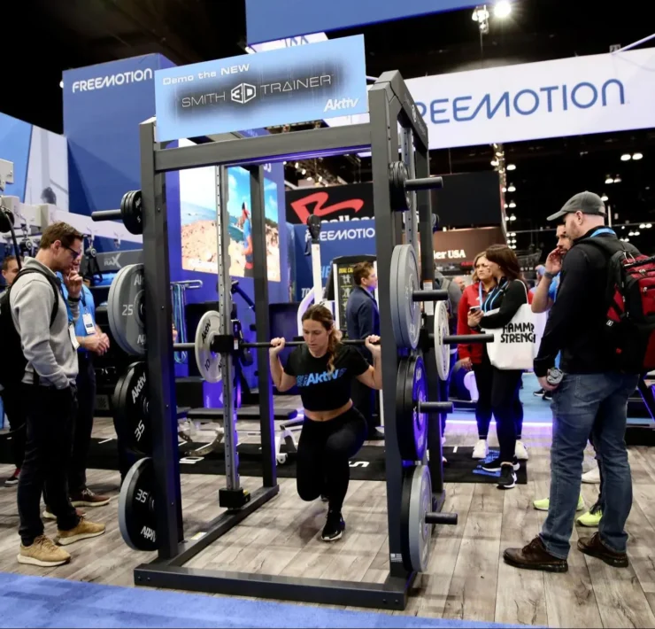 woman works out inside an Aktiv 3D machine